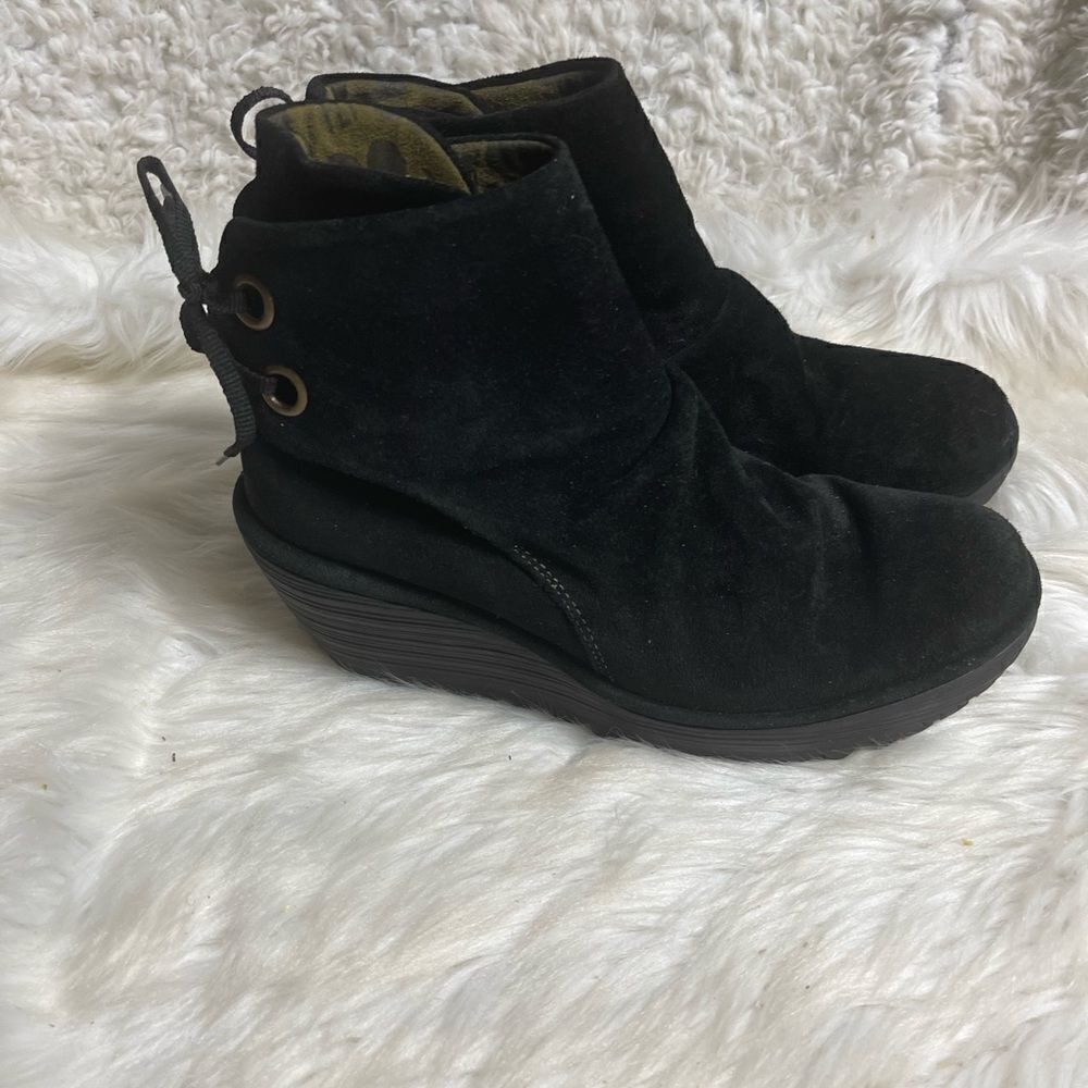 Fly London leather black suede ankle wedge boots back lace closure EUR SZ39.